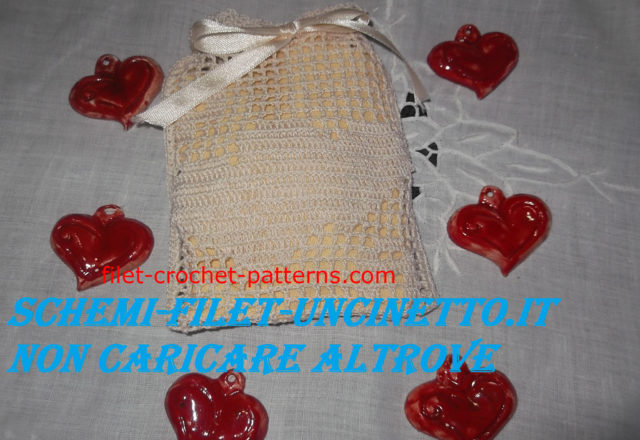 Double hearts favor bag wedding free filet crochet pattern (1)